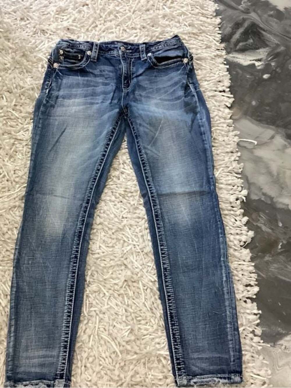 Miss Me Curvy Skinny Jeans with Embellished Wing Pocket - Size 29 - Picture 2 of 6